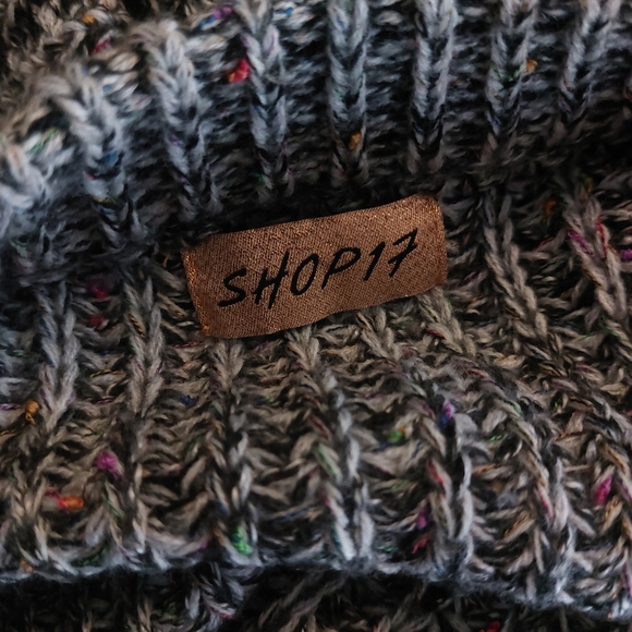 Shop17 Heathered Grey Oversized Chunky Beaded Cropped Thick Knit Sweater - Picture 9 of 13